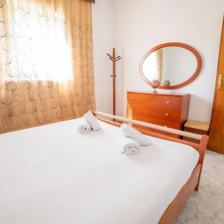 Marina *